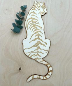 Dodajte svojmu domovu jedinečný nádych elegancie a sily s drevenou dekoráciou Tiger: drevená dekorácia na stenu.